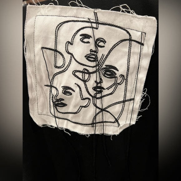 NWT MANIERE DE VOIR Black Hooded Sweater Sweatshirt Hoodie Patches Women’s Sz 8 - Picture 4 of 10